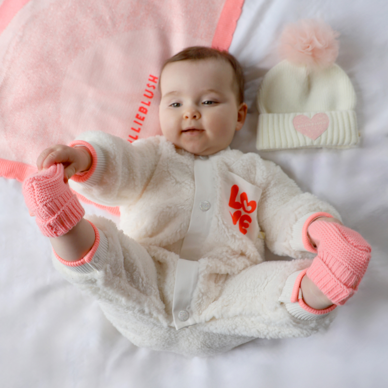 Knitted hat with pompom BILLIEBLUSH 
                    FILLE