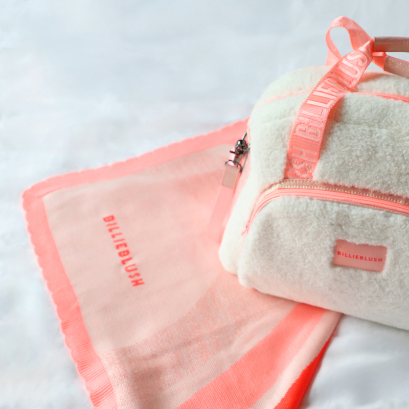 Knit blanket BILLIEBLUSH 
                    FILLE